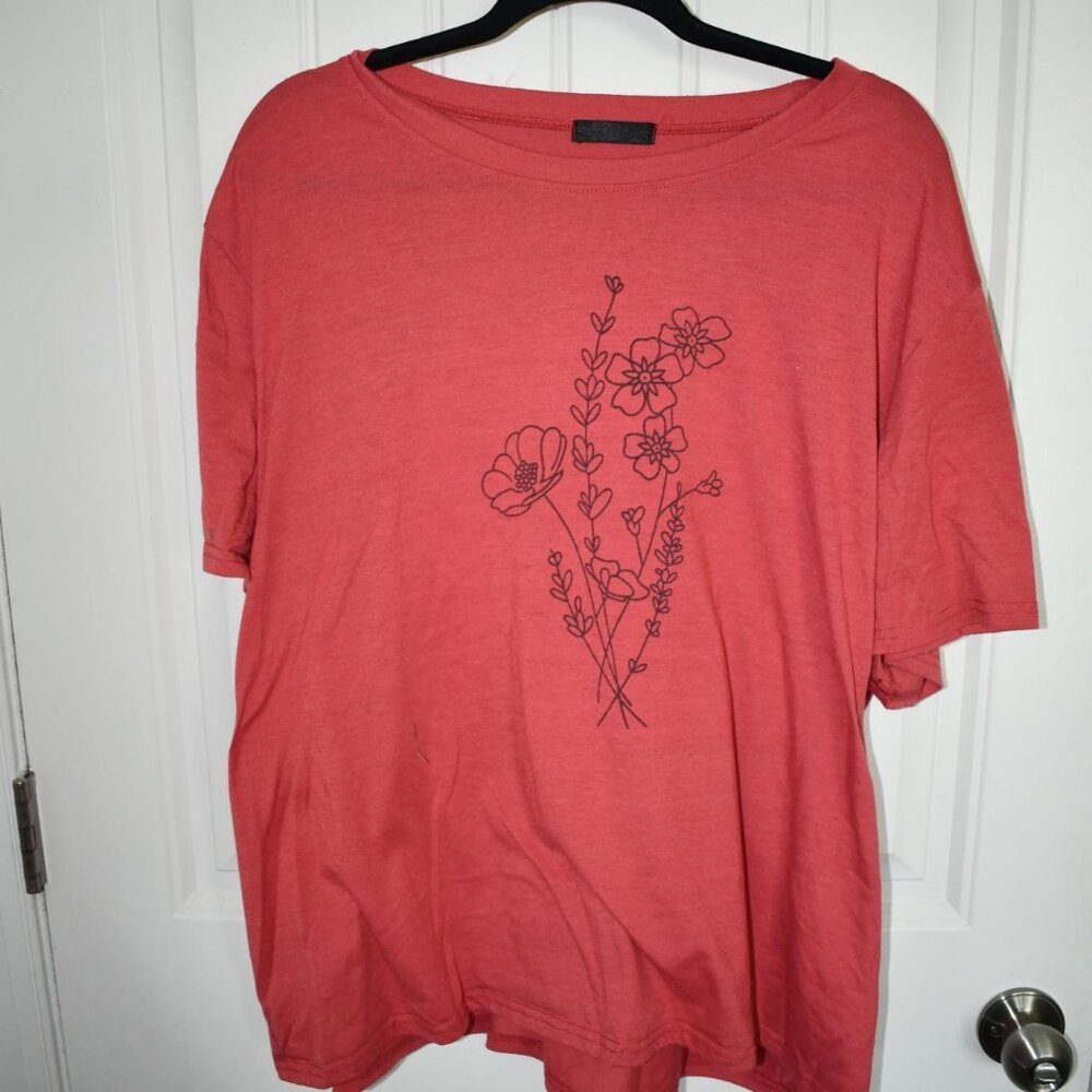 🌸 Shein Graphic Tee 🌸